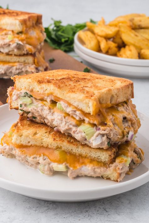 Air Fryer Tuna Melt Recipe, Tuna Melt In Air Fryer, Air Fryer Lunch Recipes, Air Fryer Tuna, Copycat Recipes Desserts, Tuna Melt Sandwich, Tuna Melt Recipe, Southern Comfort Recipes, 30 Min Meals