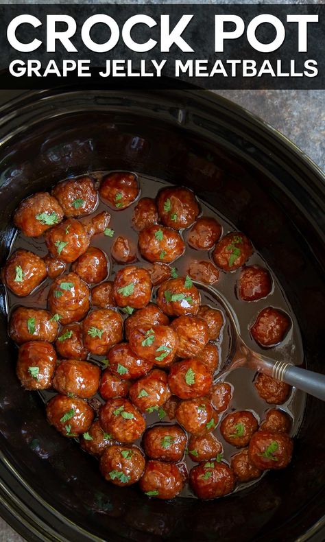 These delicious crock pot meatballs prepared with grape jelly and barbecue sauce are one of the easiest appetizers you'll ever make. Just three simple ingredients and 5 minutes prep time are needed for the juiciest, most flavorful meatballs! Easiest Appetizers, Flavorful Meatballs, Barbecue Meatballs, Crockpot Meatballs, Meatball Recipes Crockpot, Jelly Meatballs, Savory Meatballs, Grape Jelly Meatballs, Crock Pot Meatballs