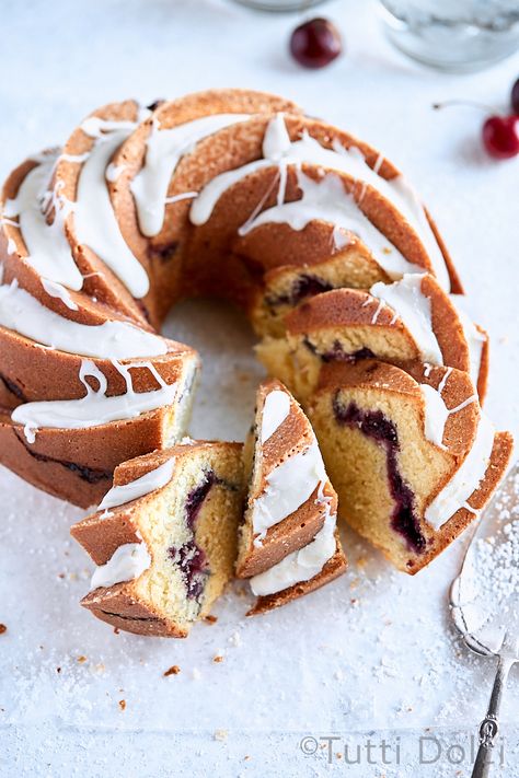 cherry swirl bundt cake | Tutti Dolci Swirl Bundt Cake, Dessert Hacks, Savory Cakes, Vanilla Mug Cakes, Cherry Sauce, Mini Bundt, Todays Menu, Cake Easy, Low Carb Sweets