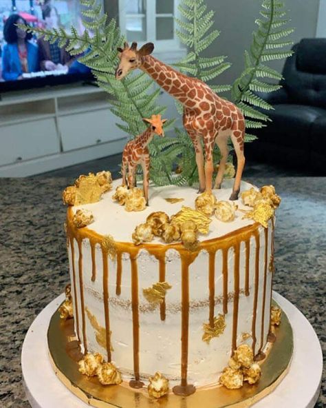 Giraffe Party Decorations, Birthday Cake Giraffe, Giraffe Cake Ideas, Giraffe Party Ideas, Giraffe Theme Birthday Party, Giraffe Cake Birthday, Giraffe Cake, Giraffe Baby Shower Cake, Giraffe Cupcakes