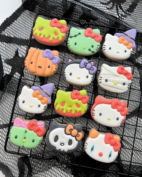 Cute Cookie Designs, Kitty Cookies, Galletas Halloween, Hello Kitty Cookies, Dessert Halloween, 헬로키티 배경화면, Halloween Food Treats, Kawaii Cooking, Halloween Baking