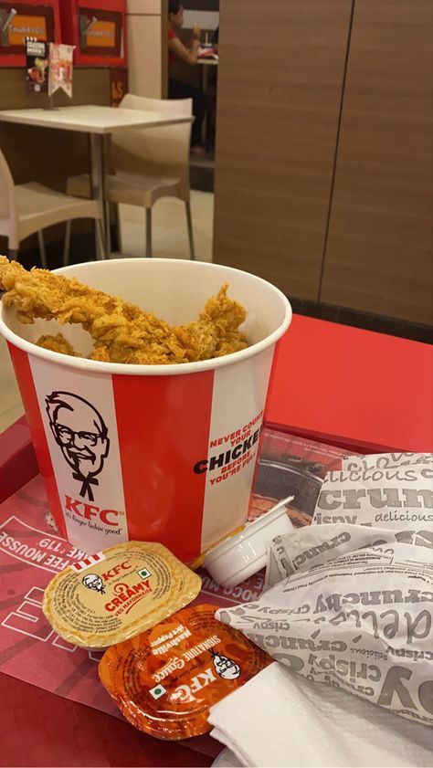 Kfc Snap, Kfc Food, Vijay Actor Hd Images, Basic Electronic Circuits, Snap Story, Vijay Actor, Aesthetic Life, Bridal Photoshoot, Snap Food