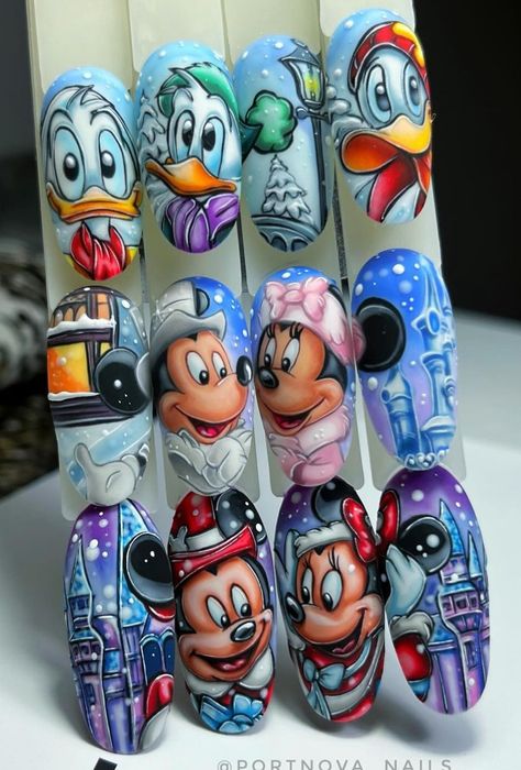 Nail Art Cartoon Characters, Nail Art Cartoon, Dory Drawing, Donald Duck Christmas, Character Nails, Disney Nail Designs, Disney Nail, 3d Nail Art Designs, Clothes Closet Organization