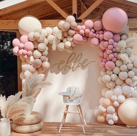 Arabella Events on Instagram: “Totally and completely obsessed with nudes. How beautiful is this from @popfetti.co 🤎 #inspo #wollongongevents #partyhire #eventhire…” Birthday Party Idea, Girl Shower Themes, Baby Birthday Decorations, Girl Birthday Decorations, Birthday Party Theme Decorations, Shower Bebe, Balloon Decorations Party