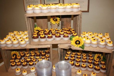 Cupcake display using homemade crates! Wood Crate Cupcake Display, Cupcake Presentation Ideas Display, Muffin Display Ideas, Crate Cupcake Display, Cupcake Display Ideas Diy, Graduation Cupcake Display, Cupcake Table Display, Diy Cupcake Display, Muffin Display