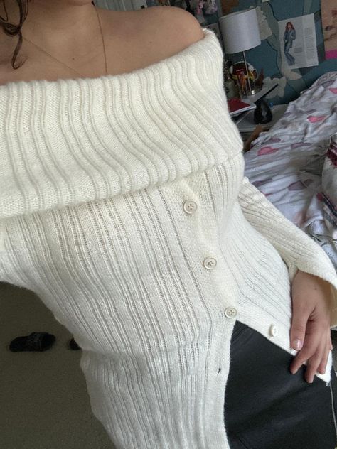 Fall Thrift, Off The Shoulder Sweater, Ribbed Knit Top, Off Shoulder Sweater, Long Sleeve Knit Sweaters, Crop Sweater, Ribbed Knit Sweater, Long Sleeve Knit Tops, Feminine Outfit