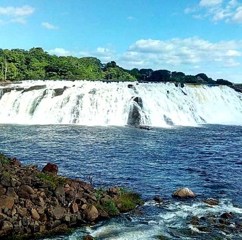 Parque La Llovizna - Puerto Ordaz, se puede apreciar la confluencia entre el Río Orinoco y el Río Caroní - Venezuela 🇻🇪 ♥️ Niagara Falls, South America, Natural Landmarks, Travel, Nature