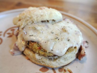 Biscuits and Fried Green Tomato Gravy | An Inspired Cook Tomato Gravy Recipe, Tomato Slice, Paul Prudhomme, Fried Green Tomatoes Recipe, Biscuits And Gravy Casserole, Green Tomato Recipes, Cream Gravy, Fried Tomatoes, Cajun Dishes