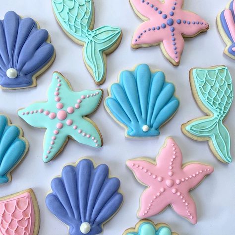 Seashell Cookies, Royal Icing Cookies Recipe, 2023 Birthday, Mermaid Cookies, Beach Cookies, Bowling Birthday Party, Bowling Birthday, Icing Design, Summer Cookies