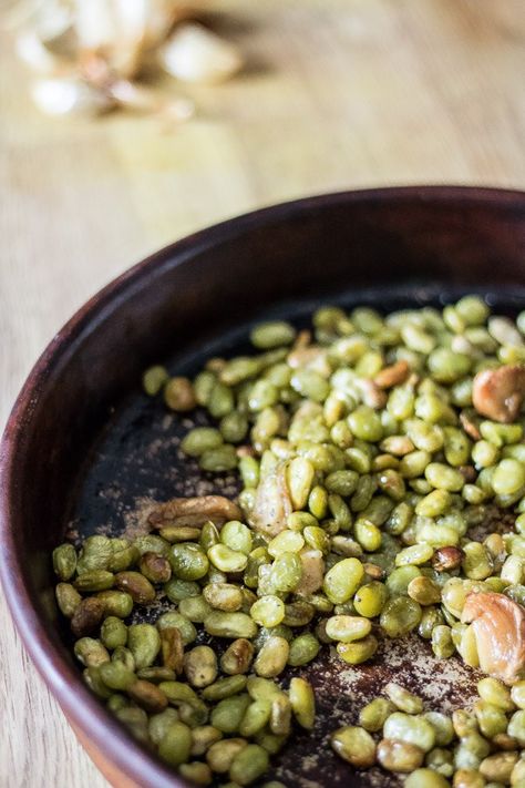 Oven Roasted Lima Beans and Garlic | infinebalance.com #recipe #vegan Recipes With Beans, Lima Bean Recipes, Lima Bean, Snack Prep, Lima Beans, Stoneware Dishes, Vegetable Sides, Veggie Sides, Oven Roast