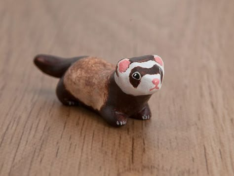 Ferret Animal, Easy Clay Sculptures, Clay Figurines, Halloween Clay, Sculpture Art Clay, Clay Stuff, Animal Totem, Clay Diy Projects, Clay Crafts Air Dry