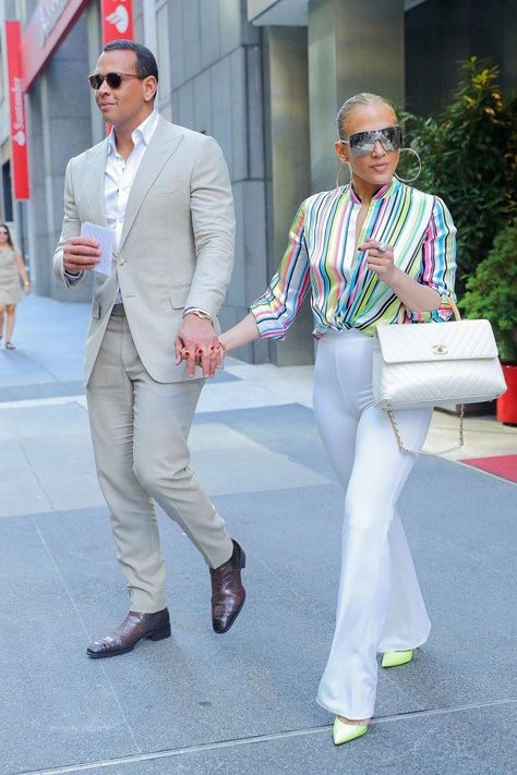 JLO Jennifer Lopez Outfits, J Lo Fashion, Áo Blu, Alex Rodriguez, Hold Hands, Lunch Date, Lady Gaga, Jennifer Lopez, Look Fashion