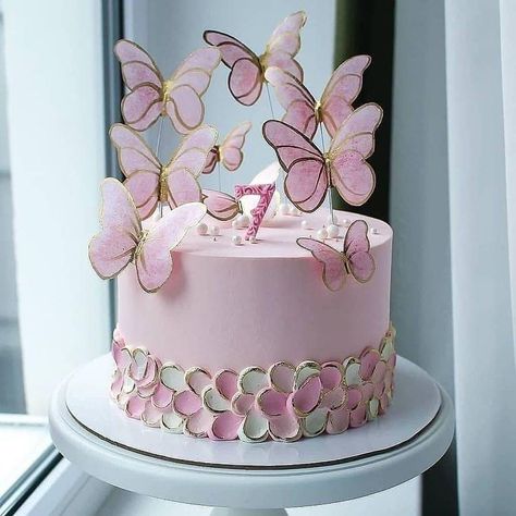 Barbie Themed Birthday Party, Barbie Themed Cake, Round Birthday Cakes, Rodjendanske Torte, Themed Birthday Party Ideas, Fairy Birthday Cake, Butterfly Birthday Cakes, Barbie Theme Party, Elegant Birthday Cakes