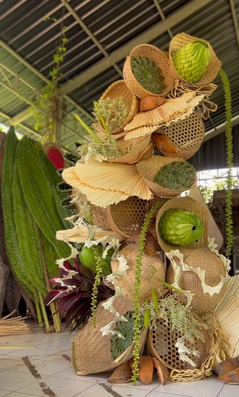 Instagram Stage Flower Arrangements, Philippines Decorations, Filipino Fiesta Decorations, Filipino Decor, Traditional Decoration Indian, Flower Workshop, Workshop Cafe, Flower Props, Filipiniana Wedding