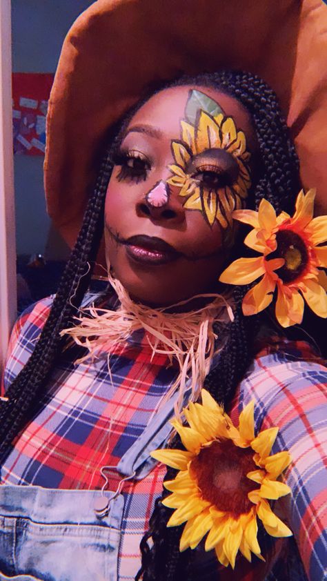 Scarecrow make up’ black women. Scarecrow Costume Black Women, Make Up Black Women, Scarecrow Costume Women, Scarecrow Halloween Makeup, Halloween Costumes Scarecrow, Scarecrow Costume, Halloween Inspo, Halloween Costumes For Teens, Wizard Of Oz