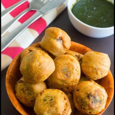 Street Food Snacks, Bonda Recipe, Batata Vada, Mashed Potato Balls, Vada Recipe, Mumbai Street Food, Iftar Recipes, Pakora Recipes, Asian Street Food