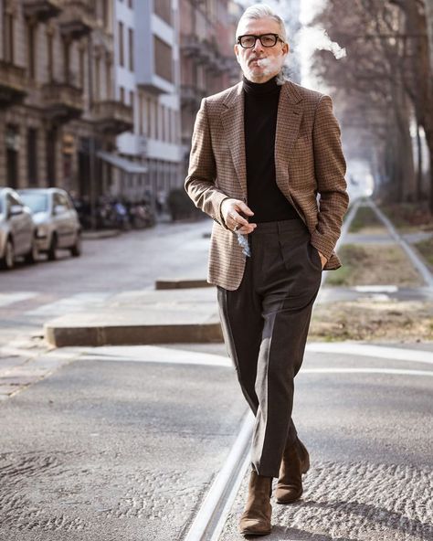 Brown Blazer Men, Blazer Men Outfit, Old Man Outfit, Sport Coat Outfit, Italian Mens Fashion, Old Man Fashion, Older Mens Fashion, Blazer Outfits Men, Brown Suit