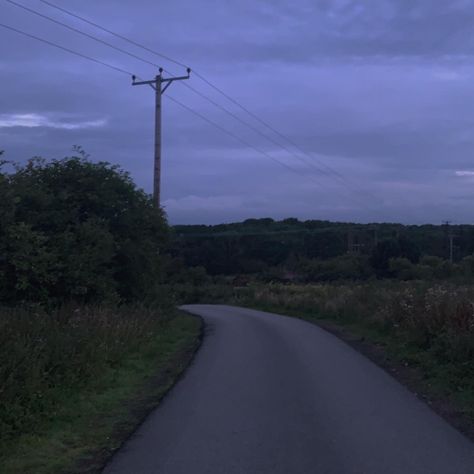 Midwest Emo, Night Vibes, Blue Hour, Cloudy Day, Nature Aesthetic, Pretty Places, Blue Aesthetic, Dark Aesthetic, Pretty Pictures