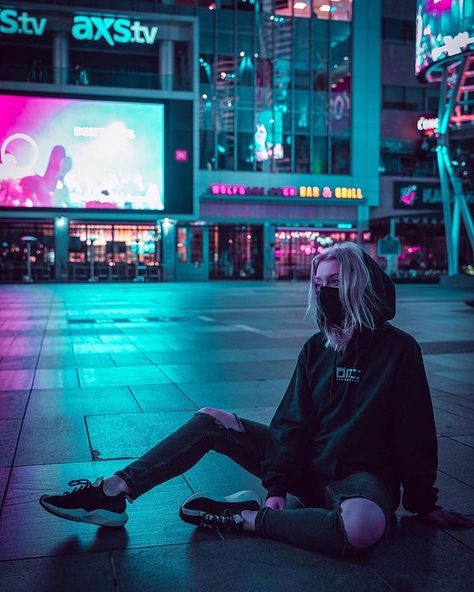 CYBERPUNK | DARKPLANET on Instagram: “// Neon Nights 🌙 In frame: @imtaylorrae . . . . . #visualportraits #empireoffuture #depthobsessed #citykillerz #cyberpunk…” Cyberpunk Fashion Neon, Cyberpunk Photoshoot, Future Landscape, Neon Photoshoot, Neon Photography, Art Cyberpunk, Neon Noir, L Wallpaper, Japanese Photography