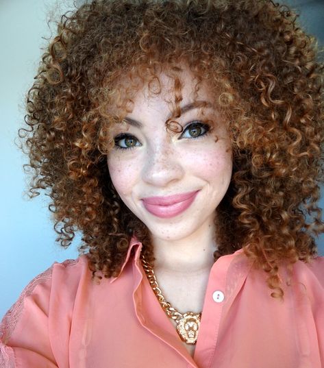 "Black ginger" - as in, someone who has a form of the MC1R gene that mutated to allow red [curly] hair and freckles with light or mixed skin (darker than the usual pale for such traits) and other features typical for blacks. Seriously thinking about this for Juniper. Mixed Race Girl, Mixed Girl, Red Brown Hair, Lion Necklace, Blonde Curls, Hair Bangs, Beautiful Curls, Natural Hair Inspiration, Hair Blog