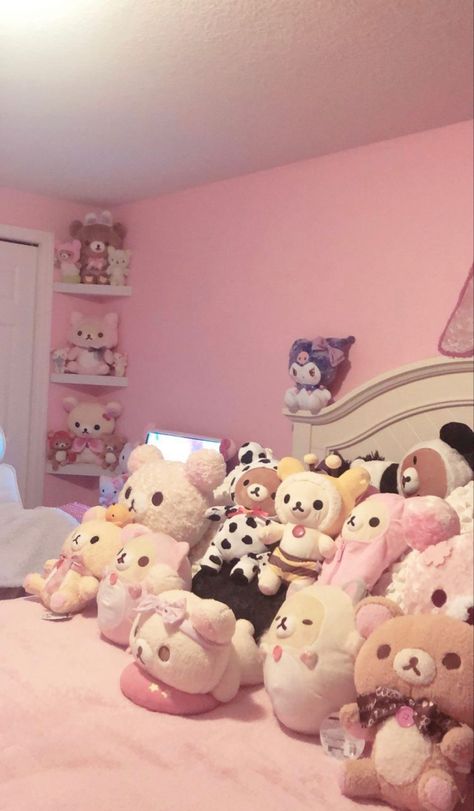 Pink Core Room, Rilakkuma Bedroom, Cute Core Bedroom, Hello Kitty Bedroom Aesthetic, Plushie Bedroom, Kawaii Bedrooms, Sanrio Bedroom, Cutecore Room, Rooms Decoration