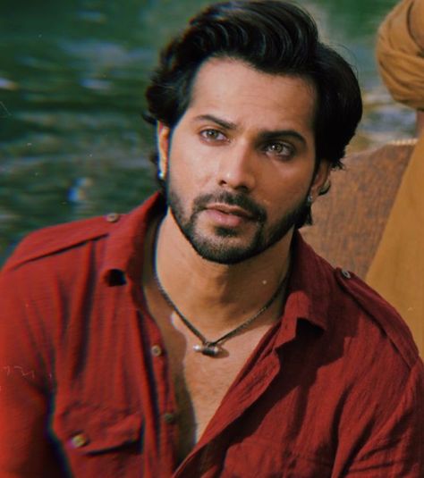 HD Wallpaper Varun Dhawan Aesthetic, Hindi Actors Photos, Varun Dhawan Kalank, Srk Photo, Varun Dhawan Movies, Aesthetic Bollywood, Varun Dawan, Varun Dhawan Photos, Funky Quotes