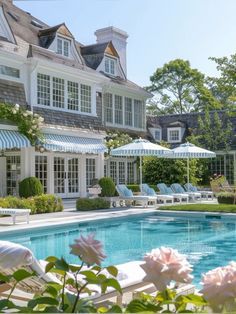 Beach House Exterior With Pool, Rich Connecticut Aesthetic, House In Hamptons, Light Blue Beach House Exterior, Luxury Beach House Aesthetic, Hampton Homes Exterior, Pool House Aesthetic, Blue And White House Exterior, White Luxury House