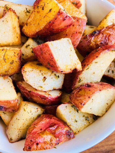 These seasoned red potatoes are flavored and roasted perfectly. Full of flavor with a crispy exterior and a tender center. Blackstone Red Potatoes, Red Roasted Potatoes Oven, Roasted Red Potatoes Oven, Roasted Potatoes Red, Seasoned Red Potatoes, Red Potatoes Oven, Potatoes With Dill, Red Potato Recipes, Potatoes In Oven