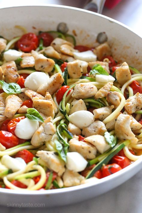 Chicken Zucchini Noodle Caprese Recipes With Zucchini Noodles, Recipes With Zucchini, Zucchini Zoodles, Chicken And Zucchini, Zucchini Noodle, Zucchini Noodle Recipes, Cooking Tomatoes, Chicken Zucchini, Veggie Noodles