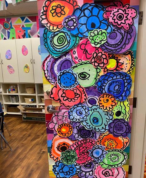 Hillary Green on Instagram: “April Showers… Bring May Flowers ☺️ One last door decoration for the school year! #artartbaby #flowerart #springart #flowers…” Art Classroom Door, First Grade Crafts, Geometry Lessons, Summer Art Projects, Collaborative Art Projects, April Showers Bring May Flowers, Scratchboard Art, Door Crafts, Paper Flower Art