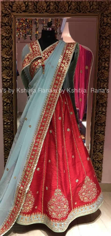 Beautiful Lengha, Lehenga Chunni, Gota Patti Lehenga, Red Color Combinations, Turquoise Blouse, Resham Work, Red Lehenga, Red Border, Royal Look