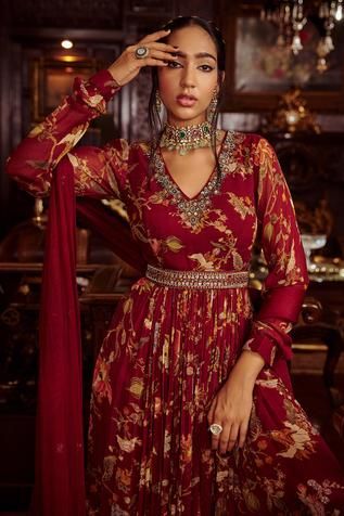 Churidar Sleeves, Floral Anarkali, Anarkali With Dupatta, Printed Anarkali, Stitching Ideas, Embellished Belt, Embroidered Dupatta, Embroidered Neckline, Maroon Color