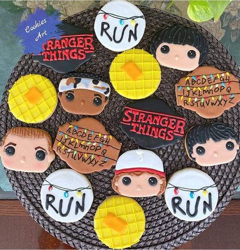 Stranger Things Snacks, Stranger Things Profile Picture, Stranger Things Profile, Stranger Things Cupcakes, Stranger Things Cookies, Cumpleaños Stranger Things, Stranger Things Cake, Stranger Things Halloween Party, Stranger Things Birthday