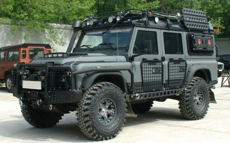 Land Rover Defender Expedition, Window Guard, Mobil Off Road, Cars Jeep, Armored Vehicle, Bug Out Vehicle, Land Rover Defender 110, Overland Vehicles, Suv Trucks