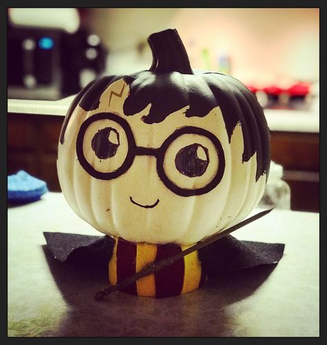 Story book pumpkin day Harry Potter inspired Harry Potter Storybook Pumpkins, Pumpkin Ideas Harry Potter, Harry Potter Pumkins Ideas, Harry Potter Pumpkin Decorating Ideas, Dobby Pumpkin, Harry Potter Pumpkin Painting, Storybook Pumpkin Ideas, Kids Pumpkin Carving, Harry Potter Broomstick