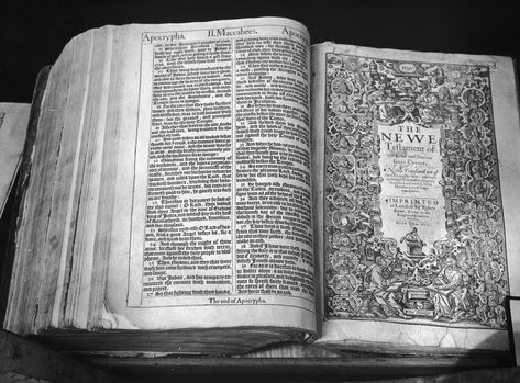 William Tyndale, Geneva Bible, King James I, Learn Greek, Ancient Languages, Bible Images, Bible History, Light Study, Jewish History