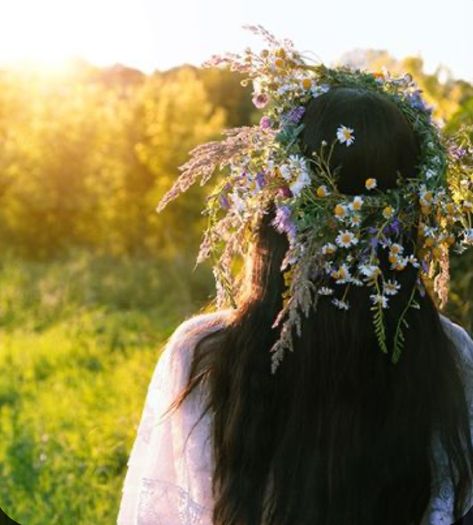 Summer Solstice Party, Solstice Festival, Solstice Party, Crown Symbol, Midsummer Dream, New Moon Rituals, Girl Flower, Tea Party Garden, Beltane