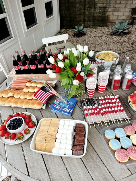 Host a Simple Patriotic Party - Jaime J Scott Usa Party Food, Hosting Fourth Of July Party, 4th Of July Adult Party, Small 4th Of July Party, All American Birthday Party, Fourth Of July Engagement Party, Red White And Blue Party Ideas, 4th Of July Hosting, Labor Day Party Ideas Decorations