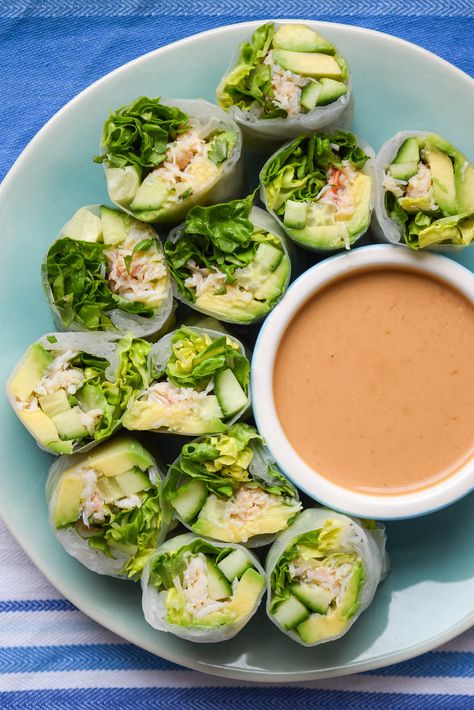 Easy Summer Rolls, Crab Avocado, Summer Rolls Recipe, Healthy Appetizer, Healthiest Seafood, Yogurt Dip, Summer Rolls, Light Lunch, Freshly Picked