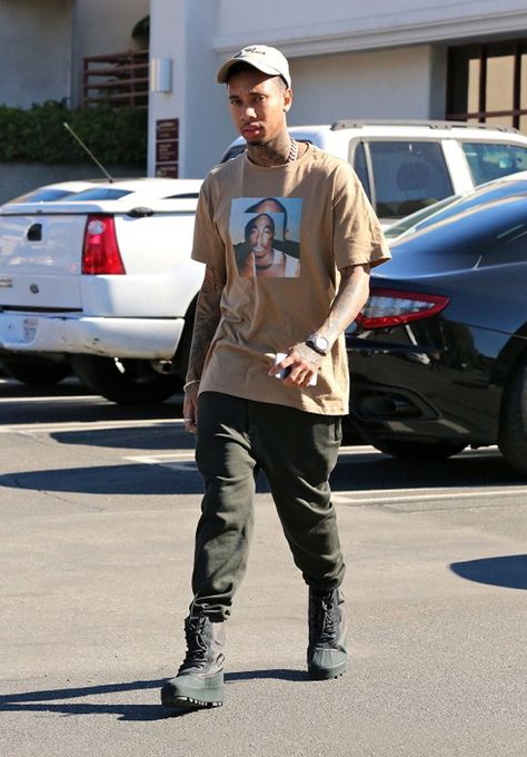 Tyga Fashion, Tyga Last Kings, Tyga Style, Yeezy 950, Paint Clothes, Kanye Yeezy, Sneaker Style, Men's Outfits, Painted Clothes