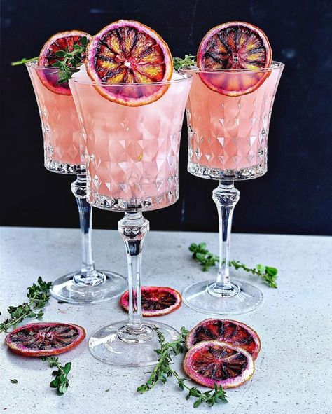 Ginger Liqueur, Blueberry Juice, Pineapple Rum, Pink Cocktails, Cocktail Garnish, Rum Cocktails, Boozy Drinks, Fancy Drinks, Cocktail Drinks Recipes