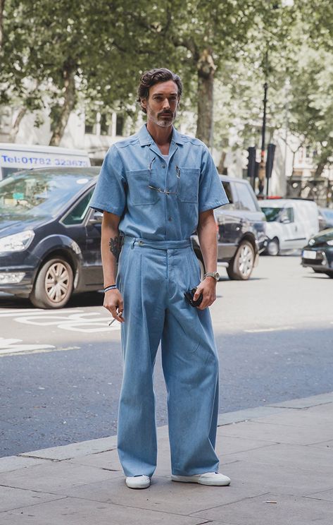 Denim Men Outfit Street Style, Men Fashion Paris, High Fashion Men Summer, All Jeans Outfit Men, Denim Suits Men, Denim Outfit Men Aesthetic, Cool Street Fashion Men, Denim On Denim Men, Denim Look Men