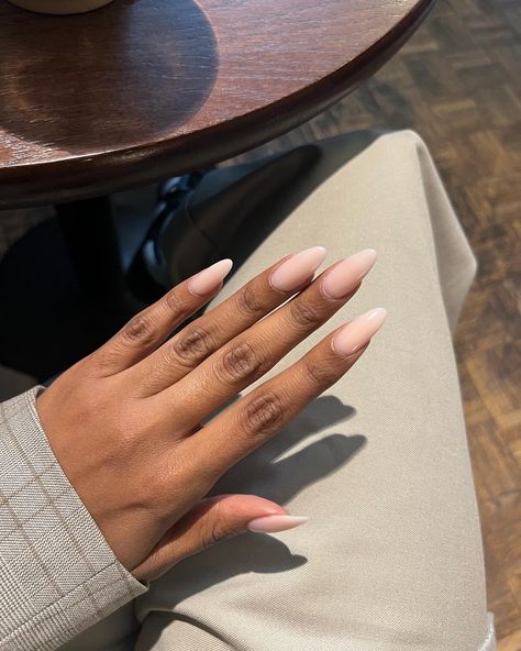 Almond Shaped Nails Black Women, Almond Nails On Black Women, Soft Pink Almond Nails Black Women, Almond Nails Dark Skin Tone, Nude Nails Black Women Almond, Matte Almond Nails, Almond Nails Pink, Girls Nails, Pink Acrylic Nails