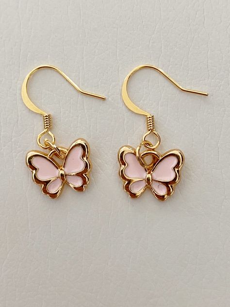 Light Pink Butterfly, Butterfly Dangle Earrings, Handmade Dangle Earrings, Papillon Rose, Butterfly Earrings Gold, Kris Kringle, Earrings Handmade Dangle, Jewelry Accessories Ideas, Girly Accessories