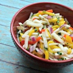 Side Dish For Enchiladas, Jicama Recipe, Jicama Salad, Mexican Salad Recipes, Resep Salad, Lime Recipes, Mango Salad, Cheese Salad, Asian Dishes