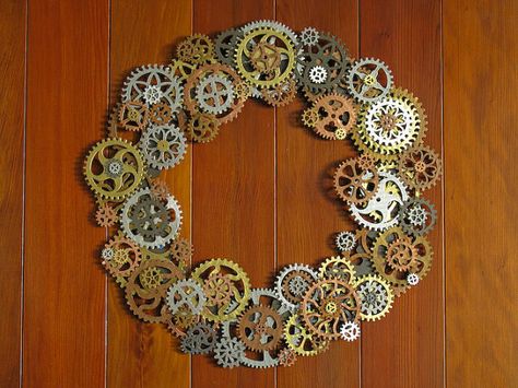 Steampunk Wreath, Steam Punk Diy, Steampunk Ornaments, Steampunk Birthday, Christmas Steampunk, Décor Steampunk, Steampunk Diy Crafts, Diy Steampunk, Steampunk Party