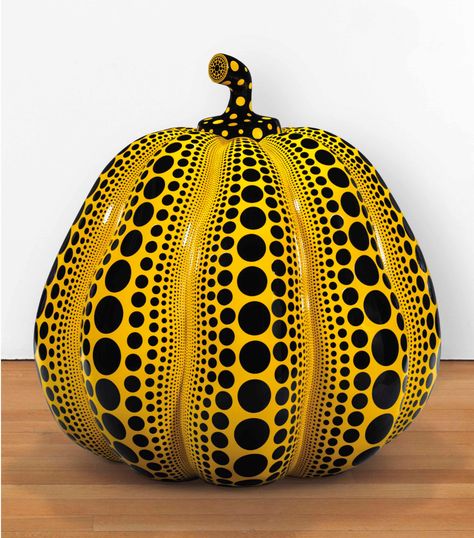 Creative Art Activities, Yayoi Kusama Pumpkin, Famous Artwork, Pumpkin Art, Oldenburg, Yayoi Kusama, Japanese Artists, Painted Pumpkins, Dot Painting