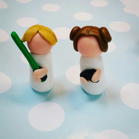 Polymer clay star wars Clay Star Wars Figures, Star Wars Clay Ideas, Star Wars Clay, Polymer Clay Star, Clay Star, Clay Things, Market Ideas, Star Wars Figures, Craft Stuff