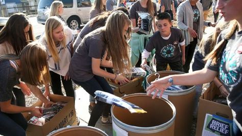 A volunteer group of 100 teens from Granite School District donated more than 3,100 pairs of underwear to Volunteers of America on Saturday — a donation VOA leaders say will help clothe kids at the Homeless Youth Resource center for five months Identity Moodboard, Youth Volunteer, Teen Usa, Jobs For Teens, Helping The Homeless, Black Aesthetic Wallpaper, 2024 Vision, Dream Board, School District