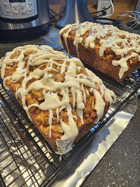 Apple Fritter Sourdough Discard Bread, Sourdough Apple Fritter Bread, Sourdough Apple, Sourdough Discard Recipes, Sourdough Bread Starter, Apple Fritter Bread, Discard Recipes, Apple Fritter, Gluten Free Sourdough